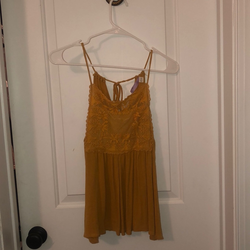 ayla yellow spring top with lace front